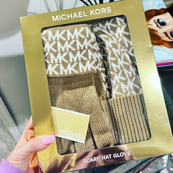 Michael Kors Accessories - Michael Kors Scarf Hat & Glove Set
